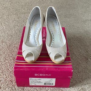 BGBGirls Two-Toned Bone Peep Toe Platform Pumps – Sz 5 – GREAT Shape